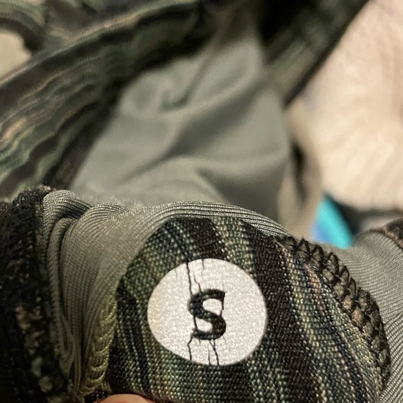 Scorpio Sol Green Black Stripe Workout Bra Size Small - Picture 7 of 7